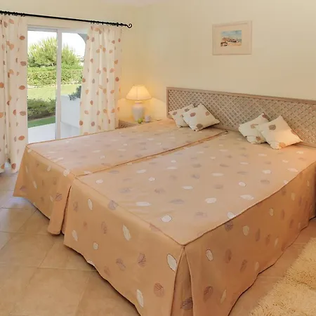Stork Nests Al By Clube Lejlighed *